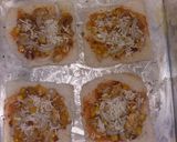 Foto langkah ke 5 dari resep Pizza roti tawar.