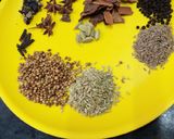 கரம் மசாலா தூள்😋(garam masala powder recipe in tamil) ரெசிபி ஸ்டேப் 1 புகைப்படம்
