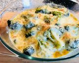 Sajtos-tejfölös, brokkolis csirke (Gluténmentesen is) recept fázis 3 fotója