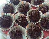 Foto langkah ke 2 dari resep Bola-bola coklat.