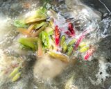 Foto langkah ke 3 dari resep Sup Ikan Kemangi.