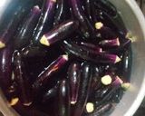صورة لخطوة 2 من وصفة بذنجان مملح
