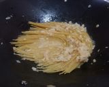 Foto langkah ke 4 dari resep One Pan Spaghetti Aglio Olio.