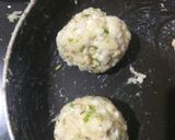 A picture of step 3 of Sabudana paratha.