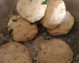 A picture of step 1 of Aloo kathal chop.