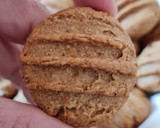 Foto del paso 4 de la receta: Galletitas integrales con mantequilla de maní 🥜 Sin balanza, rápidas y fáciles 🍪