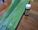 Foto langkah ke 2 dari resep Kue Putu Bambu (Versi Daun Pisang).