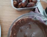 Foto langkah ke 3 dari resep Kurma Coklat isi Almond.