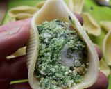 Foto del paso 4 de la receta: Conchiglioni relleno de espinaca y ricota sobre salsa boloñesa