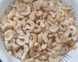 Foto langkah ke 2 dari resep Garlic Cashewnut.