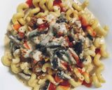 A picture of step 8 of Chicken pasta with sauce Bechamel.
