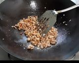 A picture of step 5 of Dry-Fried String Beans.