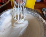 A picture of step 3 of My strawberry and blueberry cheesecake dessert (keto, low-carb).