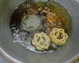 Foto langkah ke 12 dari resep Kue Kembang Goyang Renyah Anti Gagal.