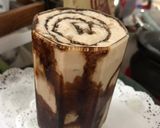 A picture of step 3 of Chocolate Lassi.