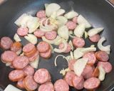 Une image de l'étape 3 de Saucisse à cuire façon savoyarde.