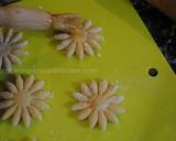 Deep Fried flower cookies (Daisy ّّFlower)   کوکی به شکل گل مینا recipe step 7 photo