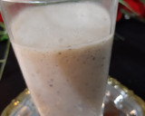 A picture of step 3 of Banana and date shake.