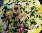 Foto langkah ke 3 dari resep Vietnamese Pizza (Bánh Tráng Nướng).