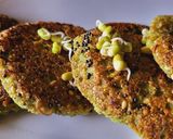 A picture of step 6 of Moong sprouts mini uttapam.