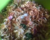 Foto langkah ke 5 dari resep Mie Goreng Basoo Bacon.