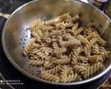 Foto del paso 3 de la receta: Fusilli con Salsa Ragoût de Pollo y Pimientos