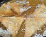 A picture of step 3 of Qeema samosa.