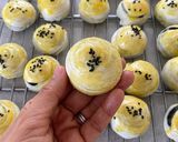 A picture of step 5 of Khanom Pia (Chinese Pastry).