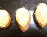 รูปขั้นตอนการทำที่ 2 ของ ไข่อบมันฝรั่งและชีส baked egg and potatoes with cheese