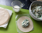 Foto del paso 3 de la receta: Empanadas de ricotta, espinacas y pak-choi