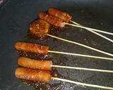 Foto langkah ke 3 dari resep Sosis Bakar Teflon Simple.