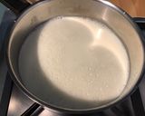 Une image de l'étape 1 de Flan pâtissier à la vanille et pêches de vigne pâte brisée vanille.