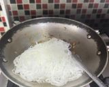 Foto langkah ke 2 dari resep Bihun Kari Ayam.
