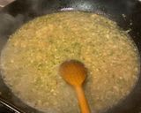A picture of step 3 of Prawn and bacon pasta sauce.