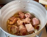 Foto del paso 3 de la receta: Oyakodon, Arroz con pollo y huevo (親子丼) / Comida Japonesa