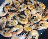 Foto del paso 2 de la receta Arroz con langostinos y pescado