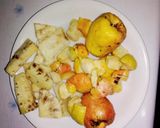 A picture of step 1 of Cashew and pineapple juice.
