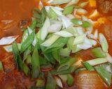 Foto langkah ke 4 dari resep Kimchi Guk (sup kimchi).