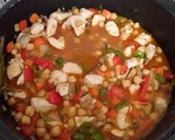 Foto del paso 6 de la receta: 🍲Garbanzos 🫘con pollo🐔y champiñones 🍄‍🟫