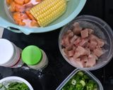 Foto langkah ke 1 dari resep Sup Ayam Sederhana.