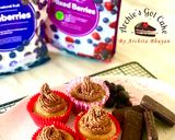 A picture of step 6 of Vanilla cupcakes with chocolate buttercream frosting.