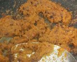 चुन वडयाची भाजी (डूबुक वडया) (chun vadyachi bhaji recipe in marathi) रेसिपी स्टेप 2 फोटो