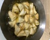 मूंग की दाल के मिनी समोसे (Moong Dal ke mini Samose recipe in hindi) रेसिपी चरण 4 फोटो
