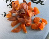 Une image de l'étape 1 de Pâte brisée aux abricots secs et crème fraîche.