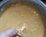 A picture of step 3 of Gobhi ke pakore.