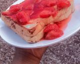 A picture of step 6 of Berry French toast🍇🍓🫐🍞.