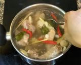 รูปขั้นตอนการทำที่ 4 ของ ต้มแซ่บกระดูกใบพายอ่อน