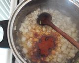 Tejfölös csirkepörkölt tésztával recept fázis 3 fotója