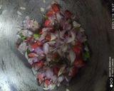 A picture of step 3 of Noodle spring roll.