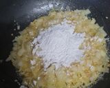 A picture of step 5 of Chicken Alfredo.